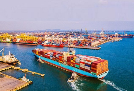 Xuất nhập khẩu Việt Nam tăng trưởng ấn tượng, vượt mốc 600 tỷ USD