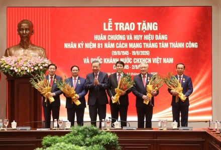 5 nguyên Ủy viên Bộ Chính trị được trao Huân chương Hồ Chí Minh