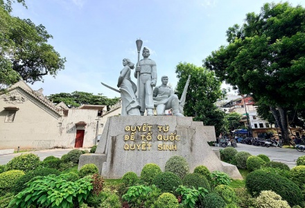 Hà Nội di dời tượng đài 'Quyết tử để Tổ quốc quyết sinh'