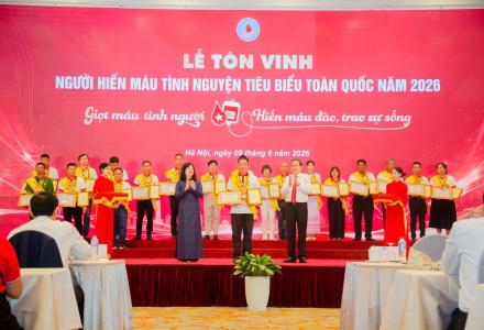 Gần 60 lần hiến máu và câu chuyện tình yêu bắt đầu từ một lần sẻ chia