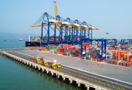 Xuất khẩu tăng tốc nửa đầu tháng 8/2026