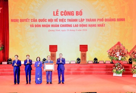 Lễ công bố thành lập thành phố Quảng Ninh và đón nhận Huân chương Lao động hạng Nhất