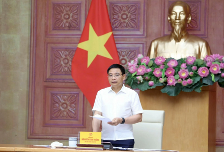Phó Thủ tướng Nguyễn Văn Thắng chỉ đạo thực hiện tốt việc kiểm soát giá những tháng cuối năm