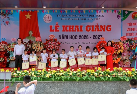 Phù Đổng đón năm học mới, khơi dậy khát vọng từ những mái trường