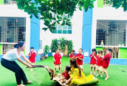 Trường Mầm non Minh Khai: Khởi đầu năm học mới bằng yêu thương và sẻ chia