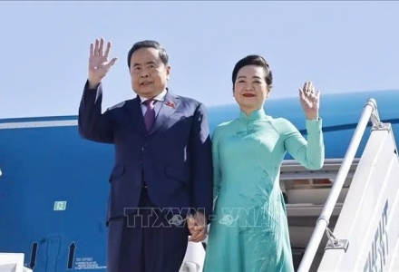 Chủ tịch Quốc hội Trần Thanh Mẫn bắt đầu chuyến thăm chính thức Mông Cổ