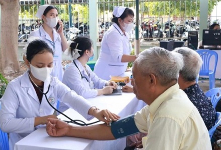 Thủ tướng chỉ đạo triển khai khám sức khỏe miễn phí cho người dân thực chất, hiệu quả