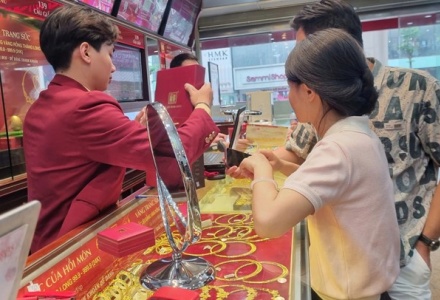 Giá vàng ngày 22/9: Vàng trong nước chững lại sau nhịp giảm