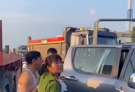 Lãnh đạo Bộ Công an gửi thư khen cán bộ Công an Thanh Hóa kịp thời cứu cháu bé bị tai nạn giao thông