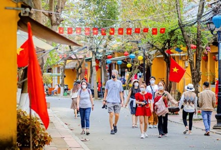 Đề xuất cơ chế, chính sách đặc thù đưa du lịch thành ngành kinh tế mũi nhọn