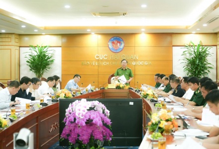 Buôn lậu chuyển sang chia nhỏ hàng, gia tăng trên không gian mạng