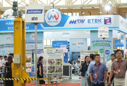 Gần 200 doanh nghiệp, 300 gian hàng tham gia tại triển lãm công nghệ đường sắt ở Hà Nộ