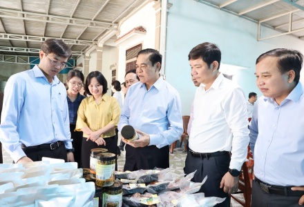 Hỗ trợ làng nghề xây dựng thương hiệu, mở rộng thị trường tiêu thụ