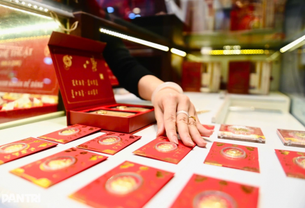 Giá vàng hôm nay 19/10: Vàng SJC đi ngang ở mức 143,6 triệu đồng/lượng