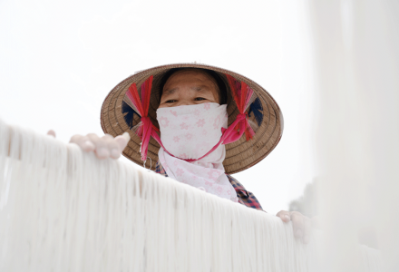 Từ nguy cơ mai một, làng nghề truyền thống mì gạo Hùng Lô tìm đường ra thị trường quốc tế