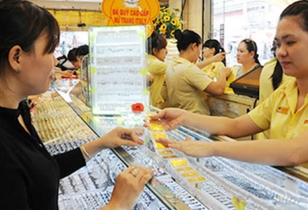 Giá vàng hôm nay 22/10: Vàng SJC tiếp tục giảm