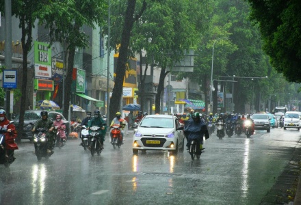 Dự báo thời tiết hôm nay 28/10: Bắc Bộ và Nam Bộ có mưa dông về chiều tối