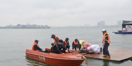 Công an phường Tây Hồ chủ động bảo đảm an ninh, an toàn phục vụ thực tập cứu nạn, cứu hộ trên Hồ Tây