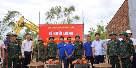 Thủ tướng đôn đốc 'Chiến dịch Quang Trung' xây nhà sau bão lũ, ổn định chỗ ở trước Tết Bính Ngọ