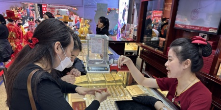 Giá vàng và ngoại tệ ngày 30/1: Vàng giảm mạnh, SJC xuống 180 triệu đồng/lượng