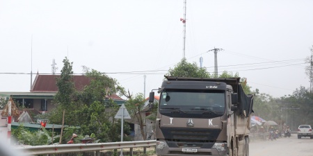 Nghệ An tăng cường kiểm tra, tổng rà soát hơn 2.200 xe tải trên 15 tấn