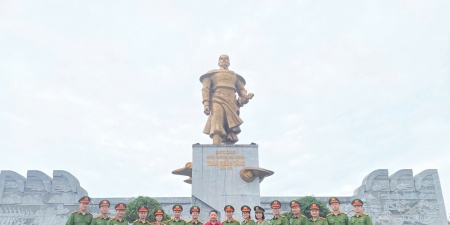 Công an phường Tây Hồ tổ chức các hoạt động kỷ niệm 51 năm ngày Giải phóng miền Nam, thống nhất đất nước