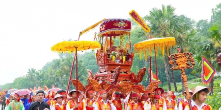 Độc đáo nghi thức rước kiệu về Đền Hùng tri ân công đức Tổ tiên