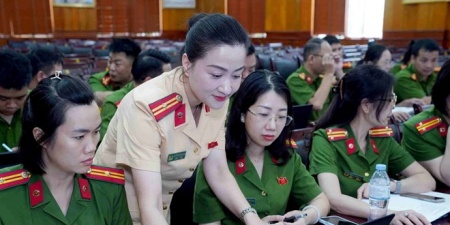 Hà Nội: Từ 13/7, người dân có thể tra cứu tiến độ cấp, đổi giấy phép lái xe trực tuyến
