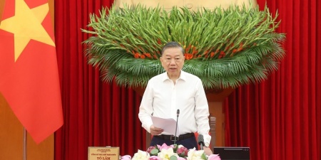 Xây dựng Điều lệ Đảng thật khoa học, dễ thực hiện và có sức sống lâu dài