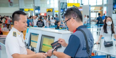 Giá vé máy bay bất ngờ 'hạ nhiệt' dịp Quốc khánh 2/9