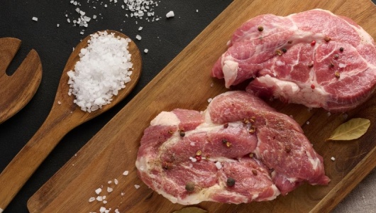 Bốn mẹo bảo quản thịt lợn không cần tủ lạnh trong ngày Tết