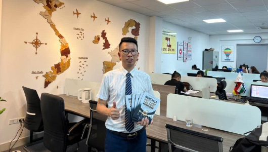Giám đốc Nguyễn Thanh Bình ra mắt sách về ‘nghề’ Xuất khẩu lao động