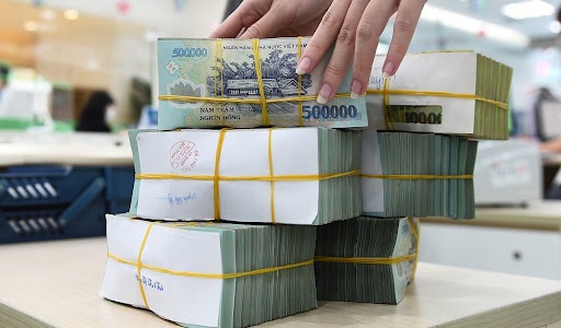 Thu ngân sách nhà nước vượt 800 nghìn tỷ đồng, đạt hơn 40% dự toán