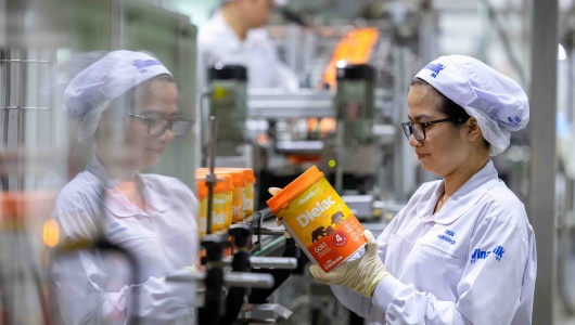 Thị trường nước ngoài lần đầu tiên đóng góp trên 20% doanh thu của Vinamilk