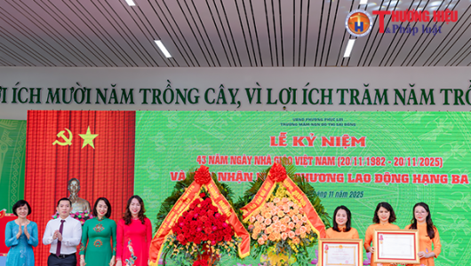 Trường Mầm non Đô Thị Sài Đồng kỷ niệm 43 năm Ngày Nhà giáo Việt Nam và đón nhận Huân chương Lao động hạng Ba