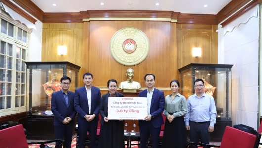 Honda Việt Nam ủng hộ 3,8 tỷ đồng, sẻ chia cùng người dân bị ảnh hưởng bởi lũ lụt