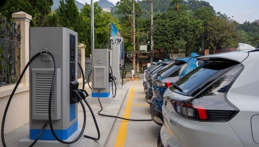 Bộ Công Thương bổ sung quy định mới về tính giá điện cho xe sạc điện