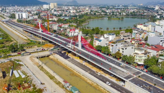 Khánh thành cầu dây văng vượt đường sắt đầu tiên ở Thanh Hóa