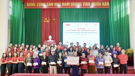 Dai-ichi Life Việt Nam hỗ trợ 3,8 tỷ đồng giúp người dân tái thiết cuộc sống sau thiên tai