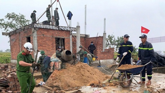 Thủ tướng chỉ đạo tập trung khắc phục hạ tầng, khôi phục sản xuất sau bão lũ tại miền Trung