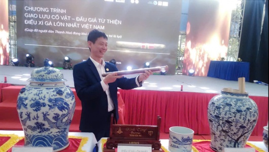 Nhiều vật phẩm có giá trị cùng xuất hiện tại Chương trình Giao lưu cổ vật và trang sức thiết kế đặc sắc 2025