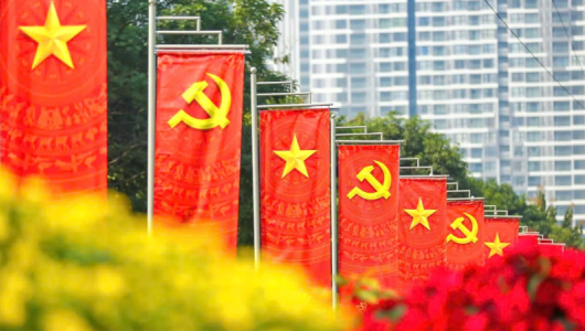 Tặng quà Đại hội XIV, Tết Bính Ngọ 2026 cho người có công và đối tượng yếu thế