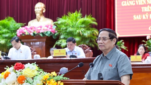 Thủ tướng nêu 6 nhóm nhiệm vụ, giải pháp triển khai chủ trương, chính sách y tế, giáo dục