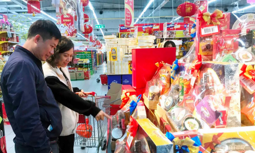 Hàng Việt giữ vai trò chủ lực trên thị trường mua sắm Tết Bính Ngọ 2026