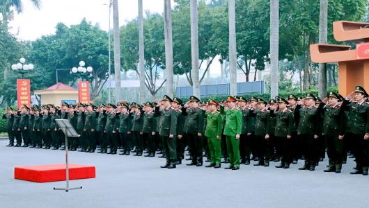 Công an tỉnh Ninh Bình tổ chức chào cờ tháng đầu tiên năm Dương lịch 2026