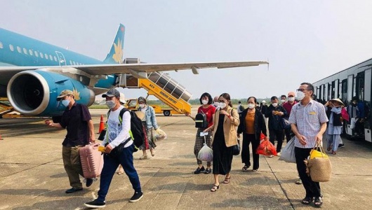 Hàng không mở loạt chuyến bay đêm, ngành đường sắt cung ứng 384.000 chỗ dịp Tết