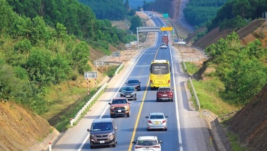 Thủ tướng chỉ đạo khẩn trương rà soát, nâng cấp các tuyến đường bộ cao tốc