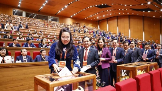 Hình ảnh đại biểu bỏ phiếu bầu Ban chấp hành Trung ương Đảng khóa 14