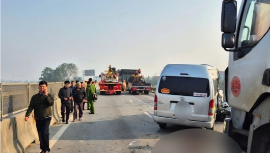 Vụ tai nạn 4 người tử vong trên cao tốc: Tài xế 'không giữ khoảng cách an toàn'