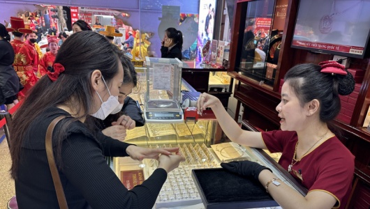 Giá vàng và ngoại tệ ngày 30/1: Vàng giảm mạnh, SJC xuống 180 triệu đồng/lượng